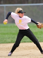 Softball Splits Two with #18 Brandeis