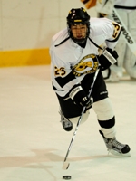 Ice Hockey Falls 5-2 at UMass Dartmouth