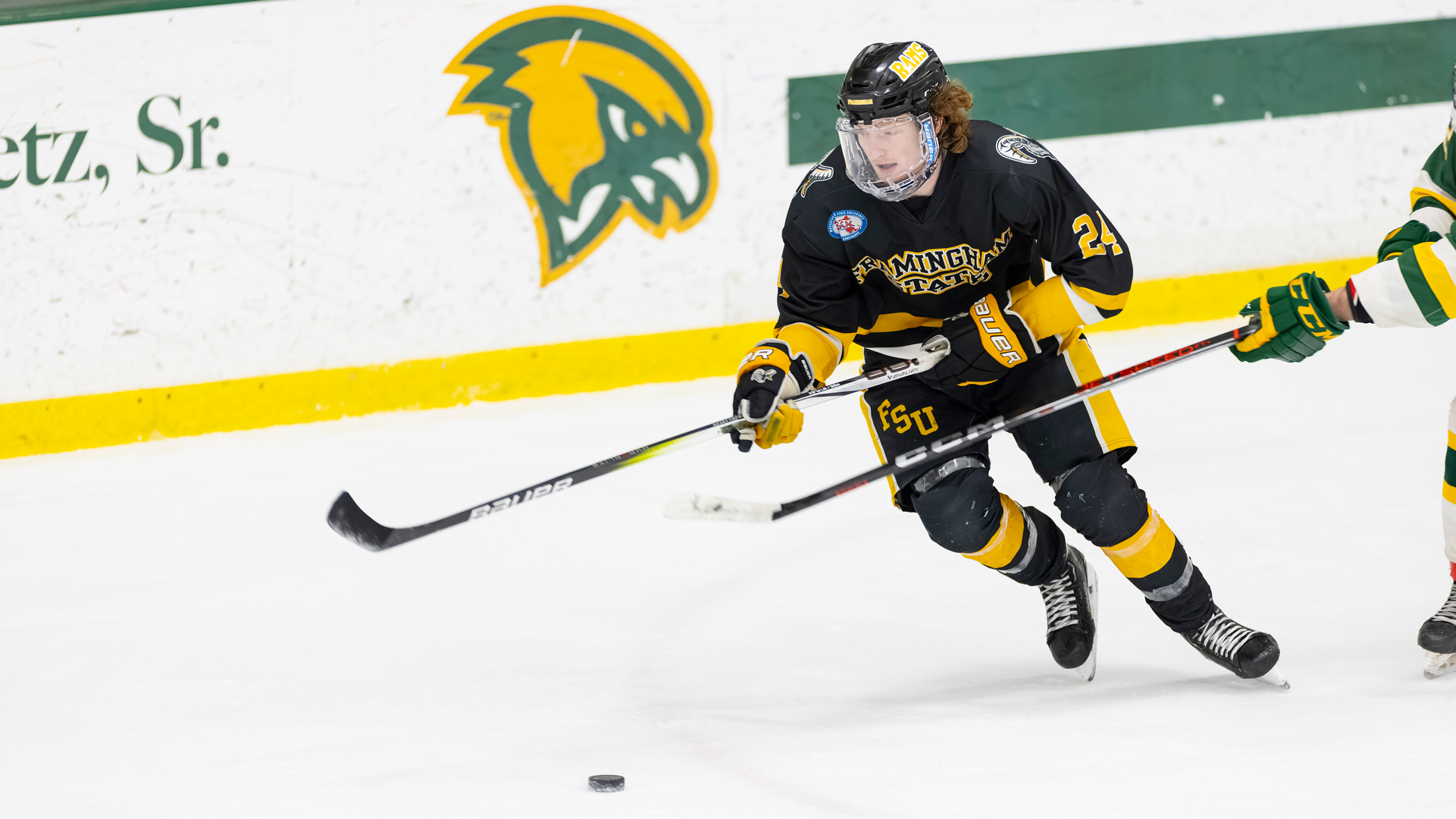Men&rsquo;s Ice Hockey Closes Season with 4-3 Win Over MCLA