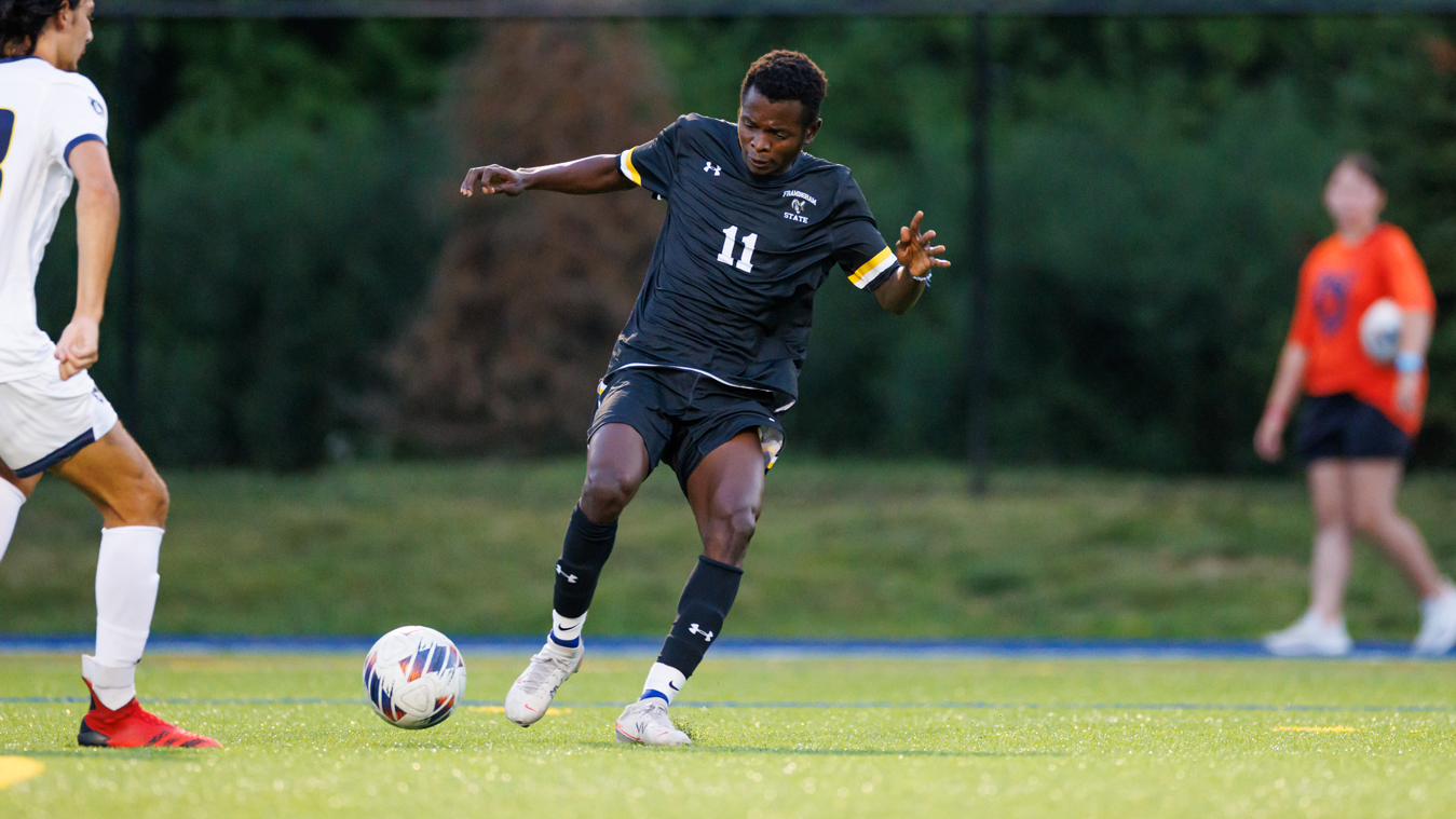 Men&rsquo;s Soccer Cruises Past MCLA in MASCAC Play