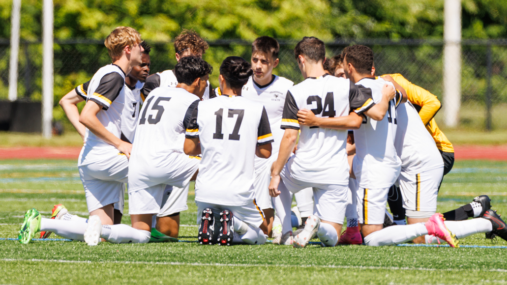 Men's Soccer Falls in MASCAC Semi-Final to Top-Seeded Bridgewater