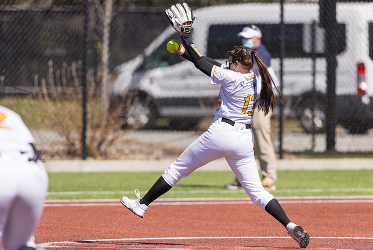 Softball Downs Worcester State Twice &ndash; Rams Finish with Undefeated Record in League Play