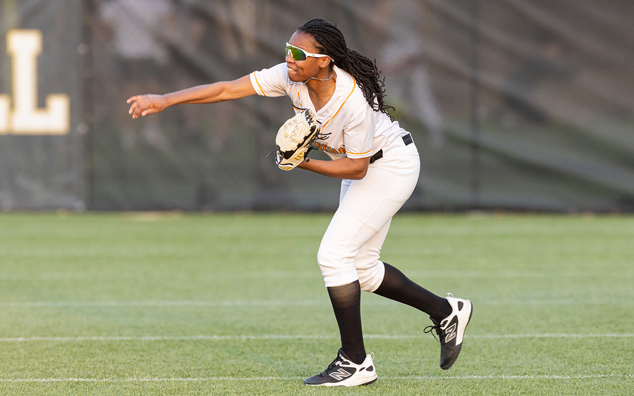 Softball Closes Regular Season with Sweep of Fitchburg State