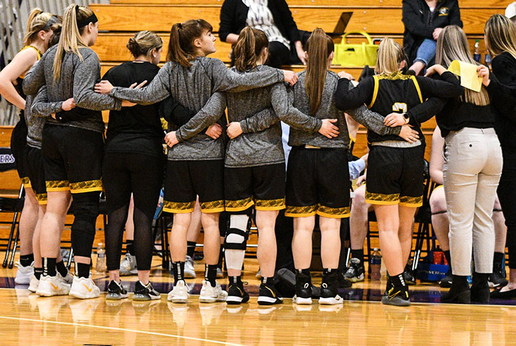 Women&rsquo;s Basketball Falls to No. 7 Amherst College in Opening Round of NCAA Tournament