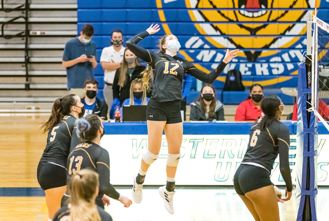Third Seed Volleyball Advances to MASCAC Finals with 3-2 Win over Westfield